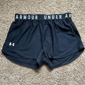 Under Armour Shorts, size medium